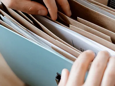 Ag Breathnú ar Fhéile Lár an Fhómhair Ó Shonraí Róbait Seachadta Bia: Ag Bain...